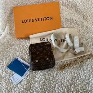 Louis Vuitton utility phone sleeve